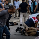 Çocuk istismarından gözaltına alınan kişiyi başından vurdular