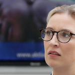 Irkçı ve LGBT+ karşıtı Alman siyasetçi Sri Lankalı kadınla aşk yaşıyor