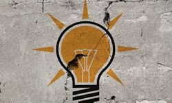 İkitdara yakın gazeteci isim isim yazdı! AKP bölünüyor mu?