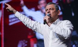 Özgür Özel'den bayrak provokasyonuna sert tepki!