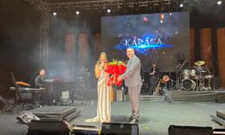 Bursa’da sahne Işın Karaca ile aydınlandı