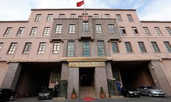 Katar'da düşen askeri helikopterde üç şehit!