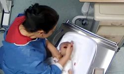 5 günlük bebeğe şiddet uygulayan hemşire için tutuklama kararı!