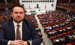 Meclis'te gergin anlar! Akın Gürlek'in yemin töreni öncesi ortalık karıştı!