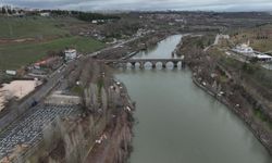 Dicle Nehri’nin su seviyesi yükseldi! Çevredeki işletmeler riskle karşı karşıya