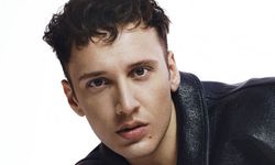 Şarkıcı Edis Görgülü havalimanında gözaltına alındı