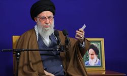 Hamaney'in 3 gün sürecek cenaze töreni ertelendi