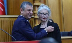 Emine Ülker Tarhan CHP'ye geri döndü