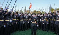 Kılıç çatma soruşturmasında ihraç edilen bölük komutanı Binbaşı Murat Ertürk görevine iade edildi