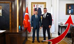 İçişleri Bakanı Mustafa Çiftçi makam odasına Abdülhamid tablosu astı