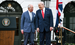 Kral Charles Trump'a laf soktu! 'Biz olmasaydık Fransızca konuşuyor olurdunuz''