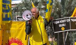 Öğretmenler MEB önünde: Tarikatın Bakanı Yusuf Tekin istifa