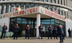 Bolu Belediyesi'ne gece yarısı operasyonu! Başkan yardımcısı dahil 3 kişi gözaltında