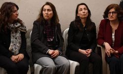 9,5 yıldır cezaevinde bulunan Figen Yüksekdağ kardeşinin cenaze törenine katıldı