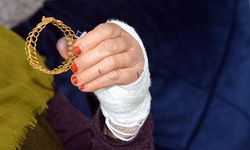 85 yaşındaki komşu kadını bıçakla yaralayıp bileziklerini gasbetti