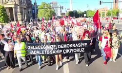 Berlin'de 'Mutlak butlan' protestosu