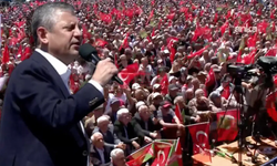 Özgür Özel: Bugün buraya tüm haksızlıklara karşı sizin vicdanınıza sığınmaya geldik