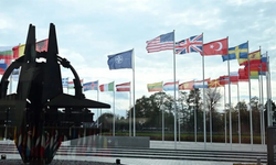 NATO Zirvesi öncesi evlere baskın! Çok sayıda gözaltı var...