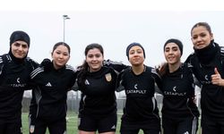 Afgan kadın futbol takımı ilk kez sahaya çıktı