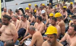 Madencilerden Bakanlık önünde çıplak eylem