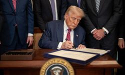 Trump, Rusya ve İran'a yönelik yaptırım yasa tasarısını onayladı