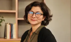 Doç. Dr. Elçin Aktoprak 9 yıl sonra gelen adaletle Mülkiye’ye döndü