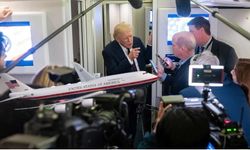 Beyaz Saray, Trump'ın uçağından CNN'i çıkarıp yandaş medyayı aldı