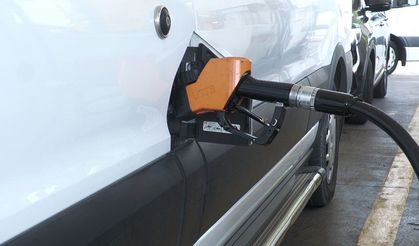 Akaryakıtta baş döndüren hafta! Aynı gün motorine 9,25 TL indirim ardından 8,89 TL zam
