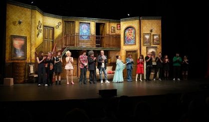 Sezonun En Kahkahalı Komedisi Sahneye Çıktı!