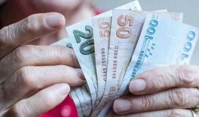 Emekli ve memurun zammı 5 ayda eridi! Yüzde 16,61 zammı garantiledi