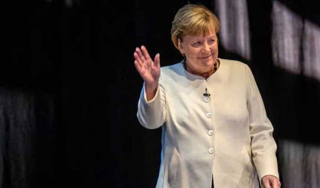 Merkel seçimi 'şok edici' olarak nitelendirdi