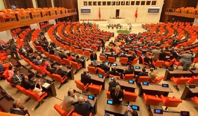 Yeni Yol grubu Meclis'ten düşüyor