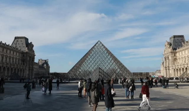 Louvre Müzesi çalışanları yeniden grev kararı aldı