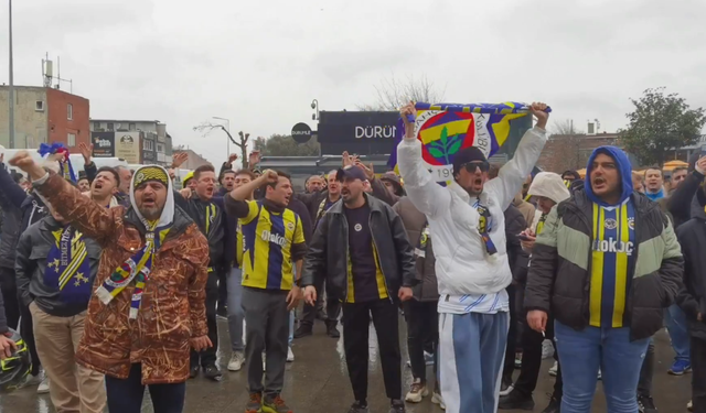 Fenerbahçe taraftarı Saran'a destek için Çağlayan Adliyesi'nde