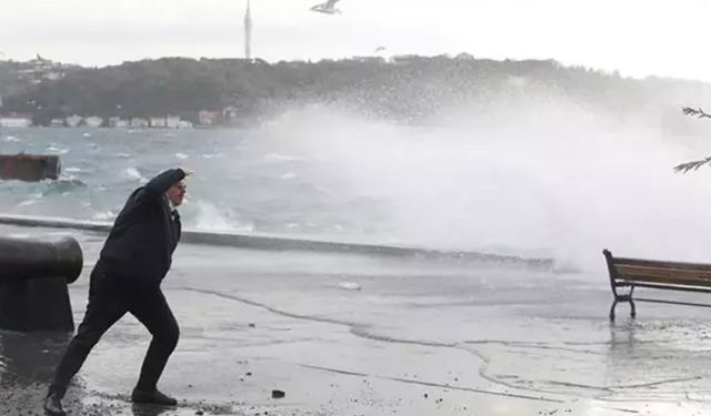 AKOM'dan İstanbul için fırtına uyarısı