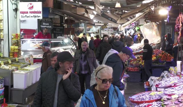 Ramazanda AKP dönemi! Tane ile hurma satışı