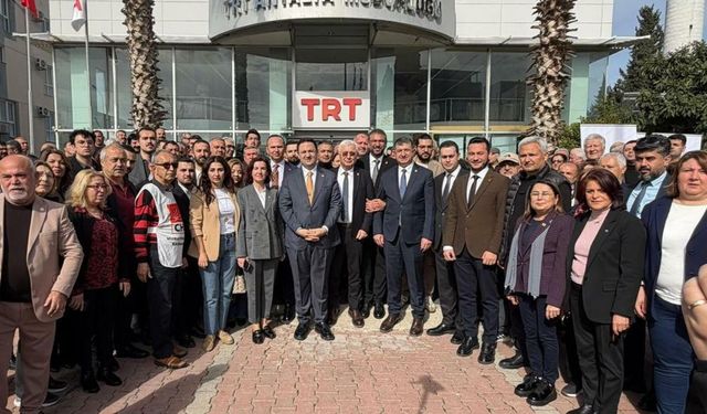 TRT önünde Ekrem İmamoğlu eylemi!