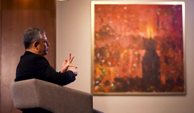 Özgür Özel, İmamoğlu'nun Youtube kanalında '19 Mart' serisi başlattı