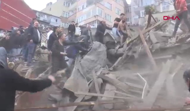 Fatih'te iki bina çöktü! 1 ölü 10 yaralı