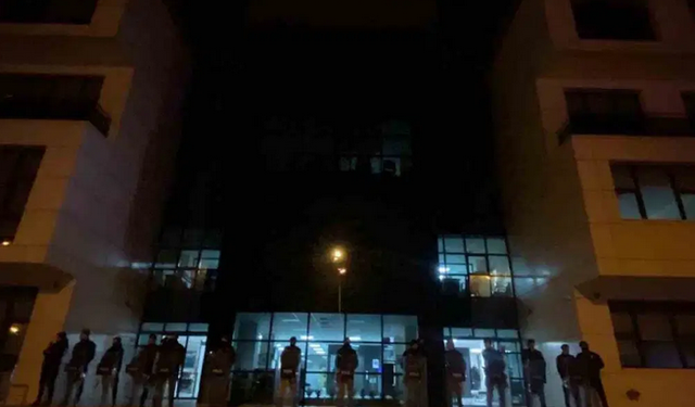 Marmaris Belediyesi’ne gece yarısı polis baskını!