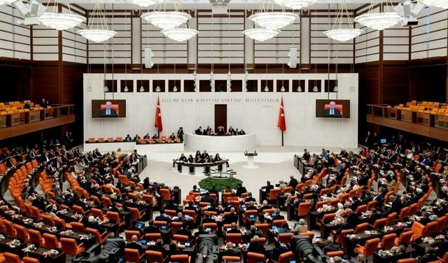 15 yaş altına sosyal medya yasağı yasalaştı! Doğum izni 6 ay oldu
