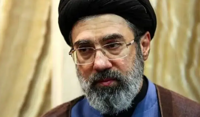 İran yeni dini liderin Mücteba Hamaney olduğunu resmen duyurdu