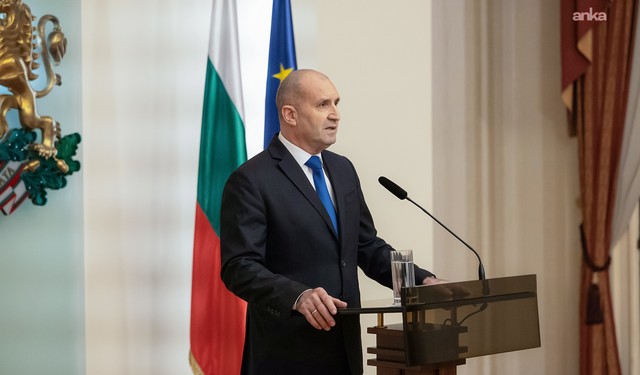 Bulgaristan'daki seçimde Radev'in partisi  önde