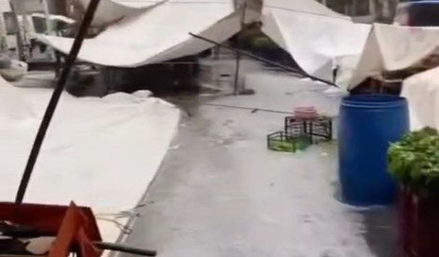İstanbul'da dolu etkili oldu! Yollar beyaza büründü