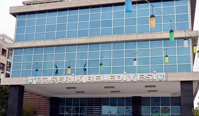 Serik Belediyesi'nde neler oluyor? 'AKP'li ile çalışmam' dedi istifa etti