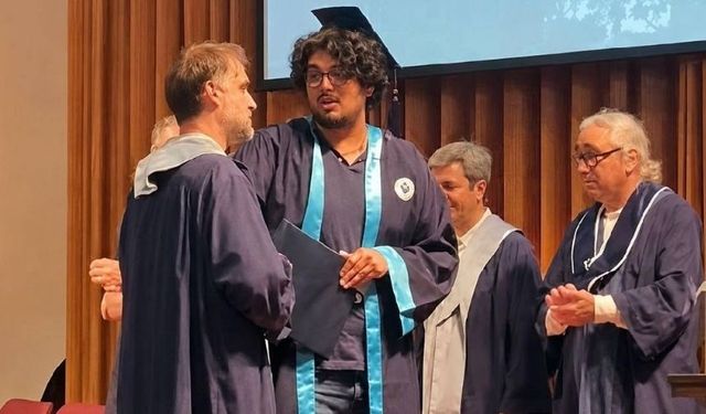Boğaziçi diploma töreninde 'zorla saygıya' öğrenciden tepki