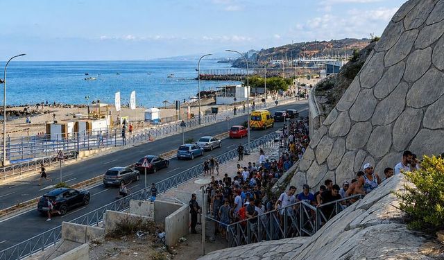 İspanya: Ceuta'ya giren 70 bin düzensiz göçmen Fas'a döndü