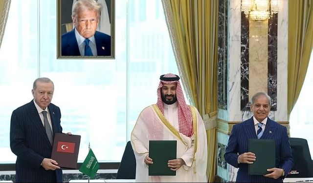 Trump'tan Mekke Ortak Savunma Anlaşması'na büyük övgü!