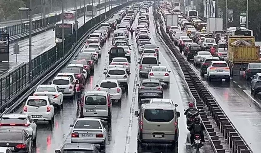 Zorunlu trafik sigortasında yeni dönem yarın başlıyor