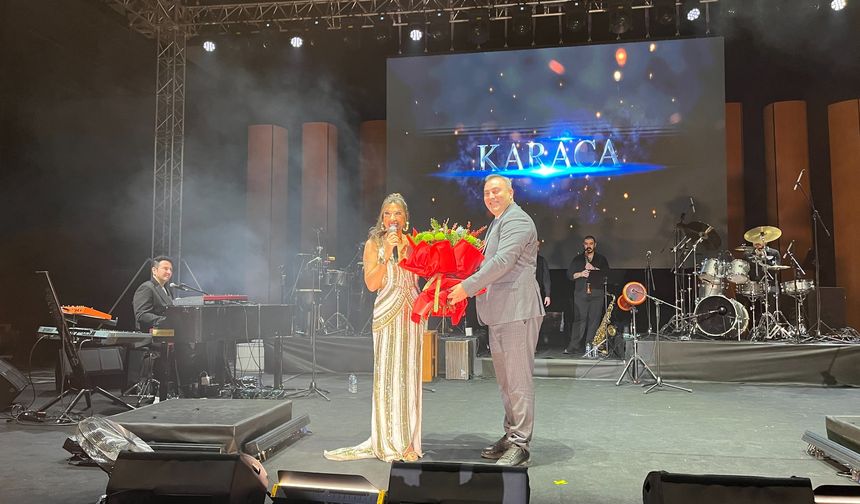 Bursa’da sahne Işın Karaca ile aydınlandı